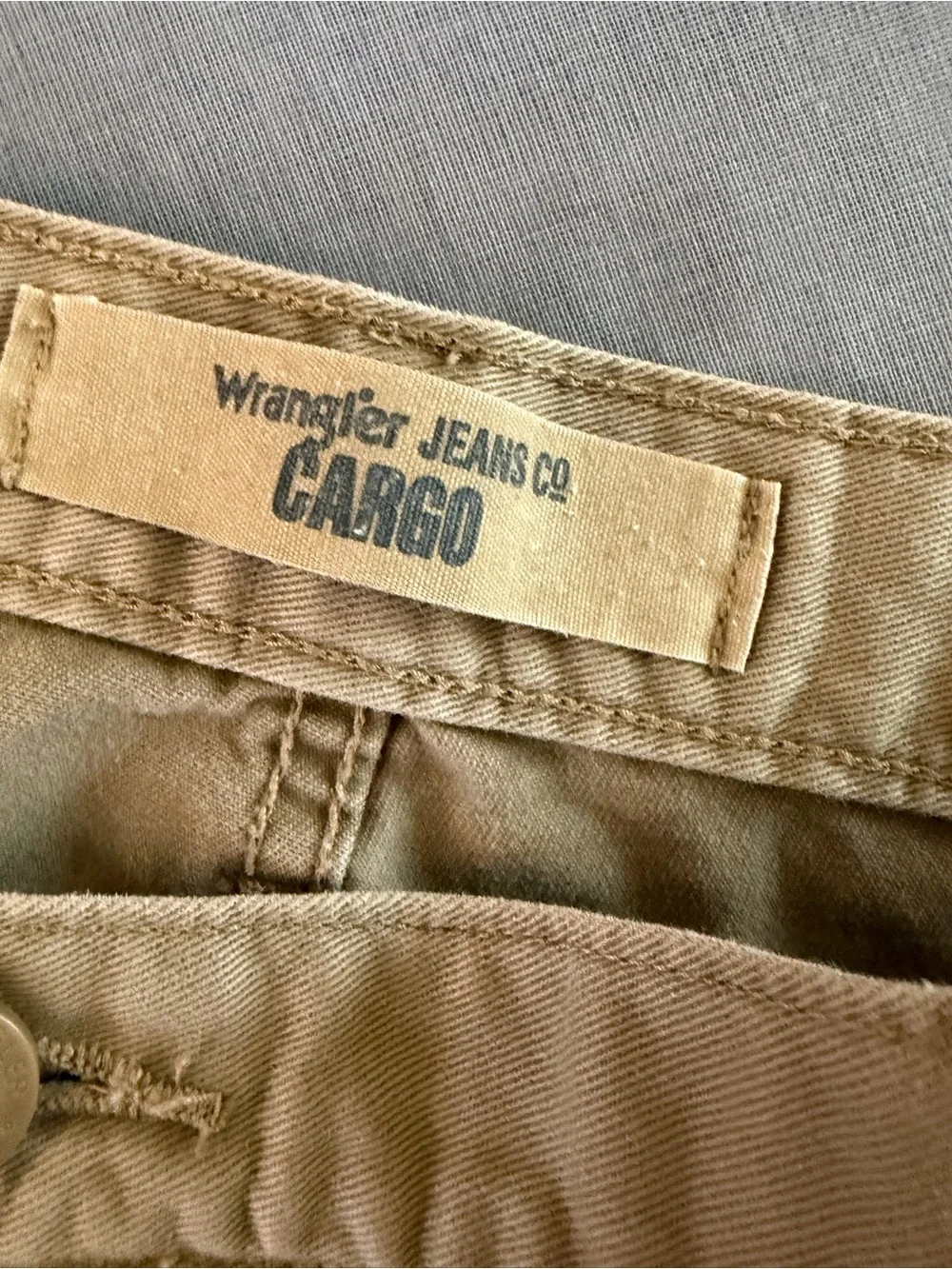 Wrangler Men's Cargo Pants in khaki- Casual Utility Style 42x30